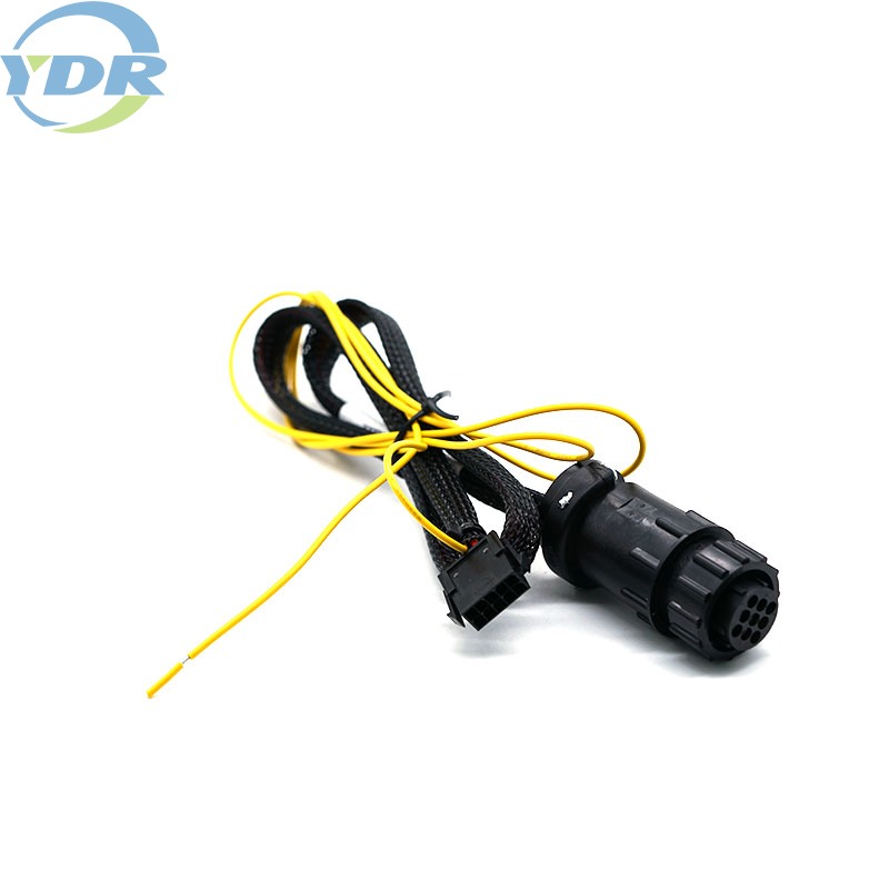 TE 206708-1 jungties kabelis prie Molex 43020-1000 laido